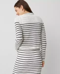 petite-textured-striped-pocket-BrHnVfqB-0.webp