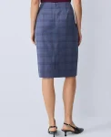 the-pencil-skirt-in-plaid-kiJtVWul-0.webp