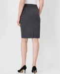 the-seamed-pencil-skirt-in-sea-gDJkvQBp-0.webp
