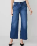 the-wide-leg-crop-jean-fyjDLAko-0.webp