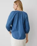 weekend-collection-chambray-ra-LDaaJfLw-0.webp